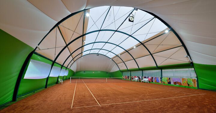 Salas de tenis arqueadas